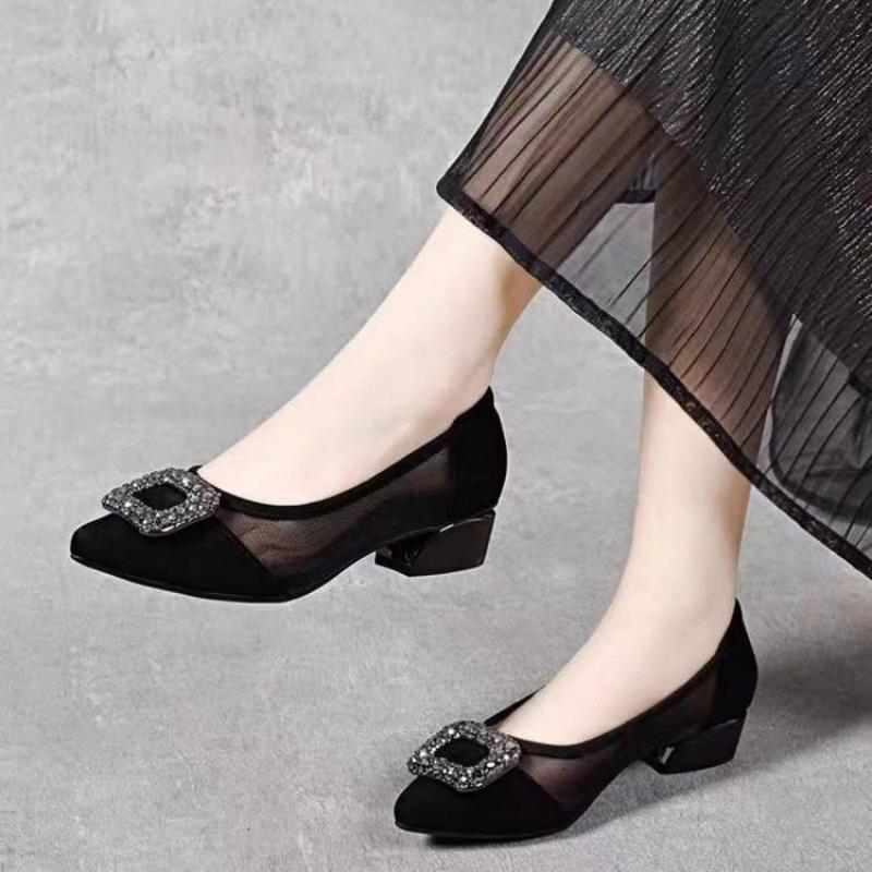Women Shoes Heels - Eleganckie czółenka z ostrym noskiem, siateczkowym