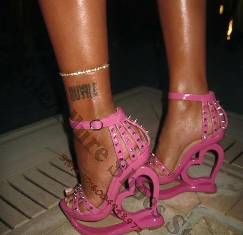 Sandały na koturnie w kolorze  – Ankle Strap Heels recenzja i cena